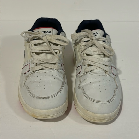 Reebok White Sneakers Navy Blue Interior, r d details Boy Size 3 - Picture 1 of 10
